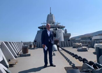 Președintele Asociației BETANIA, Andrei Muit, a ”inspectat” fregata HNLMS Evertsen- vedeta Marinei Regale Olandeze