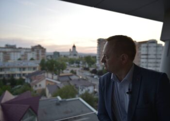 Uneori, mâna întinsă nu face nicio brânză!