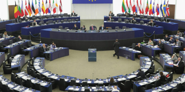 Cum au votat europarlamentarii români, printre care și un băcăuan, rezoluția referitoare la persoanele LGBTIQ!