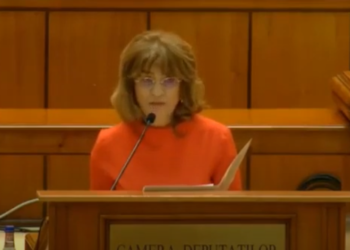 Deputat PNL Elena Hărătău: ”Cadrele didactice așteaptă lămurirea tuturor aspectelor schimbării structurii anului școlar”