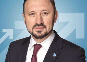 Mircea Fechet: Demisia Ninei Chiper vine mult prea târziu. PSD are toată responsabilitatea pentru groapa în care se află Compania de Apă acum