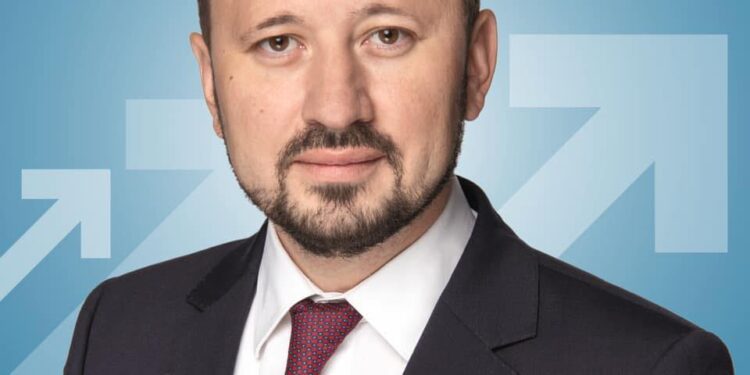Mircea Fechet: Demisia Ninei Chiper vine mult prea târziu. PSD are toată responsabilitatea pentru groapa în care se află Compania de Apă acum