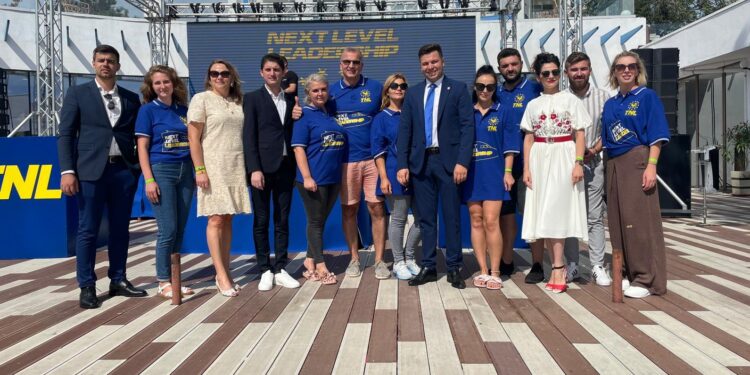 26 de tineri liberali băcăuani au participat la ”Next Level Leadership”