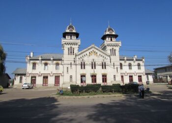 Comănești și Dărmănești, declarate stațiuni turistice de interes local