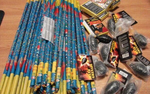 Polițiștii au confiscat 30 de kilograme de articole pirotehnice dintr-un foc!