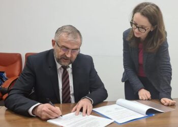 Semne bune anul are: primarul de Comănești a semnat deja primele două contracte prin PNRR!