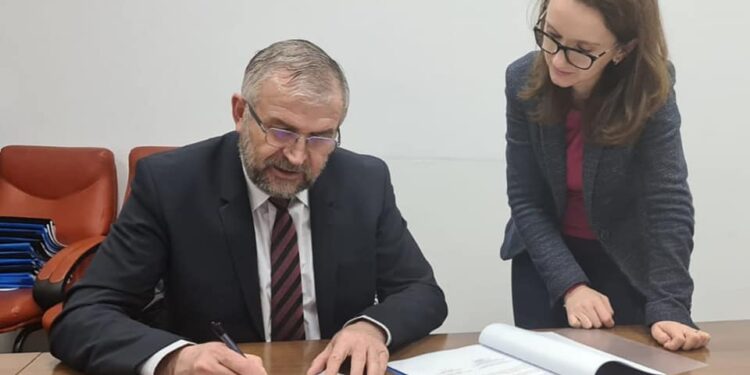 Semne bune anul are: primarul de Comănești a semnat deja primele două contracte prin PNRR!