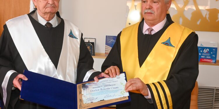 Universitatea „Vasile Alecsandri” din Bacău a decernat titlul de „Doctor Honoris Causa” domnului Academician Bogdan C. SIMIONESCU