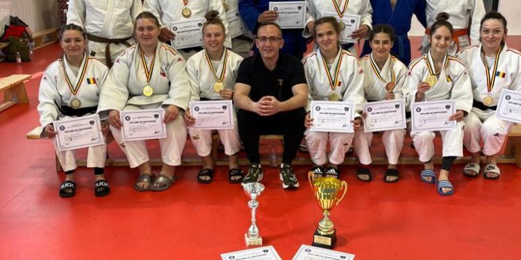 Echipa de judo a Universității „Vasile Alecsandri” din Bacău a devenit campioană națională universitară