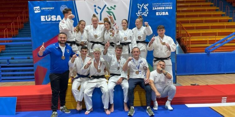 Medalie de bronz pentru echipa Universității „Vasile Alecsandri” din Bacău la Campionatul European de Combat Games