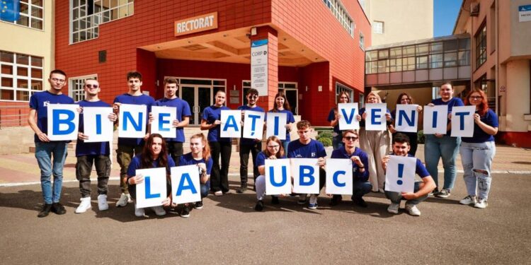 O serie de activități organizate pentru „boboci” de către Liga Studențească din cadrul Universității „Vasile Alecsandri” din Bacău