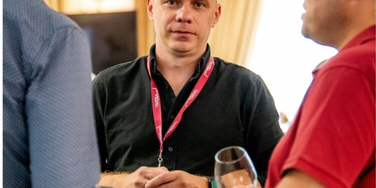 ”Călător în lumea vinului”, povestea care unește oameni și idei
