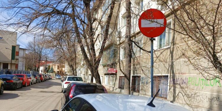 Modificare sensuri de circulație în municipiu: străzile Vasile Alecsandri și Slănicului!