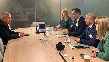 Rar, rar de tot se întâmplă, dar am reușit! Vin bani mai mulți, Comisia a acceptat!